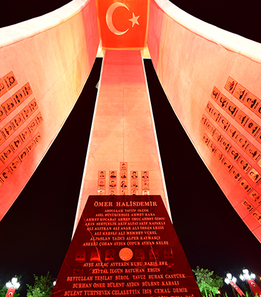 15 Temmuz Şehitler Anıtı